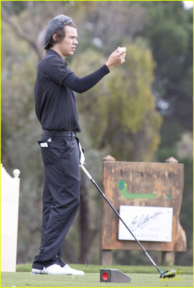 Full Sized Photo of harry styles niall horan australian golf buddies 26