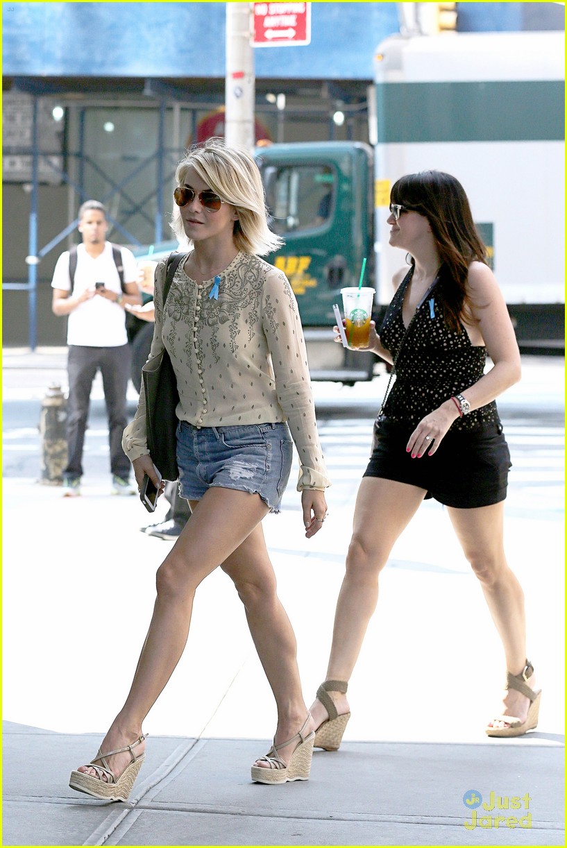 Julianne Hough: Blue Ribbon in the Big Apple | Photo 597005 - Photo