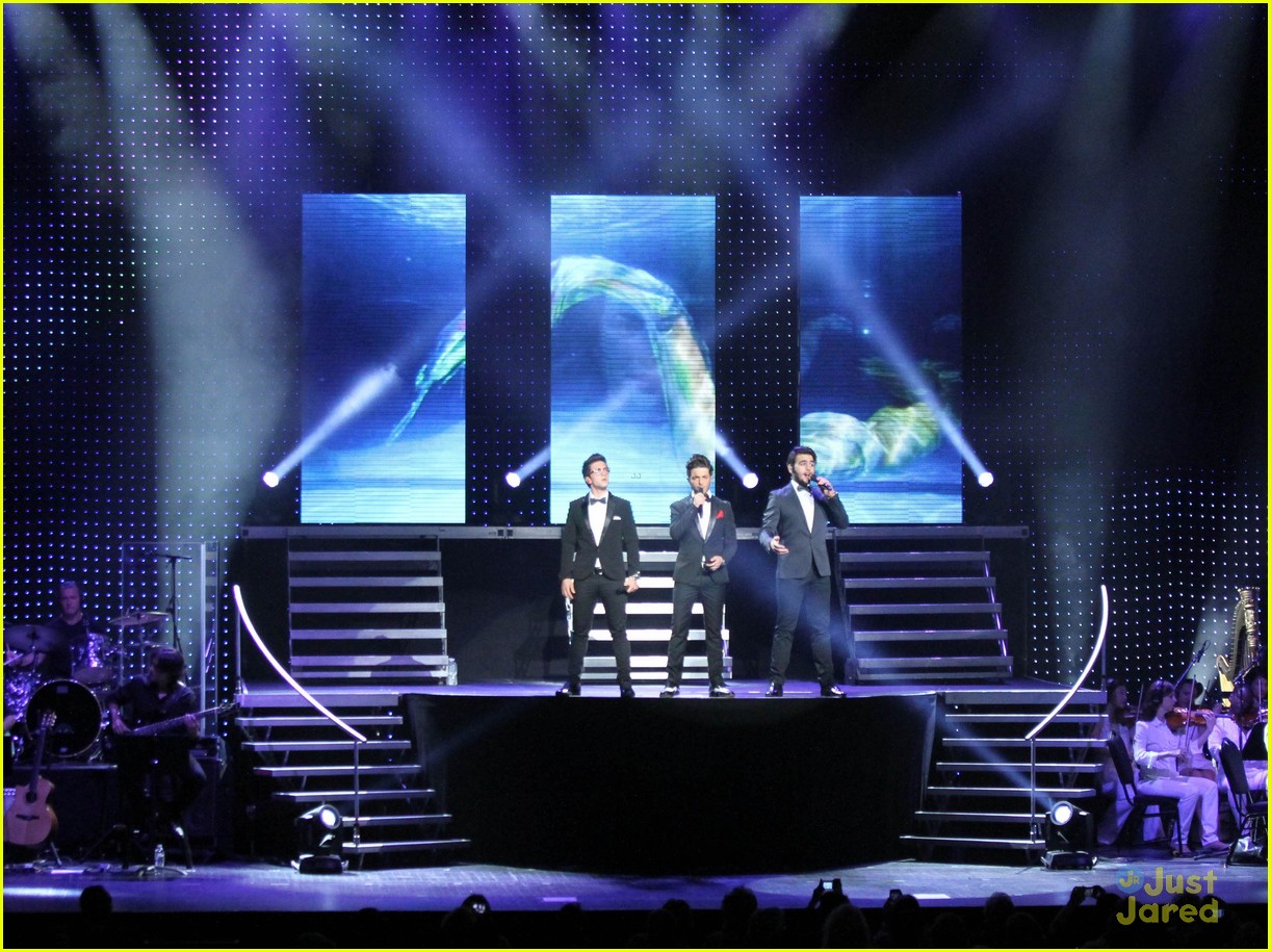 Full Sized Photo of il volo radio city concert 16 | Il Volo: Radio City