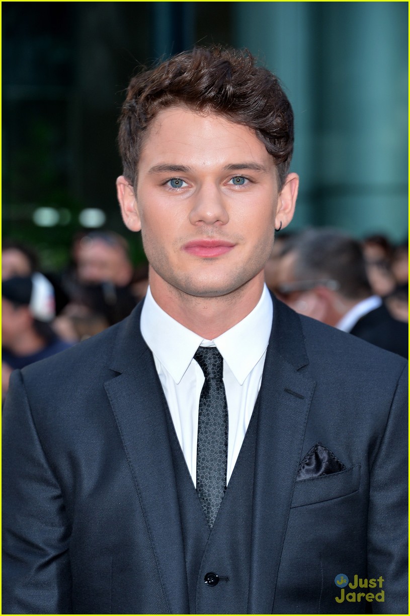 Jeremy Irvine: 'The Railway Man' Premiere at TIFF 2013 | Photo 594934 ...