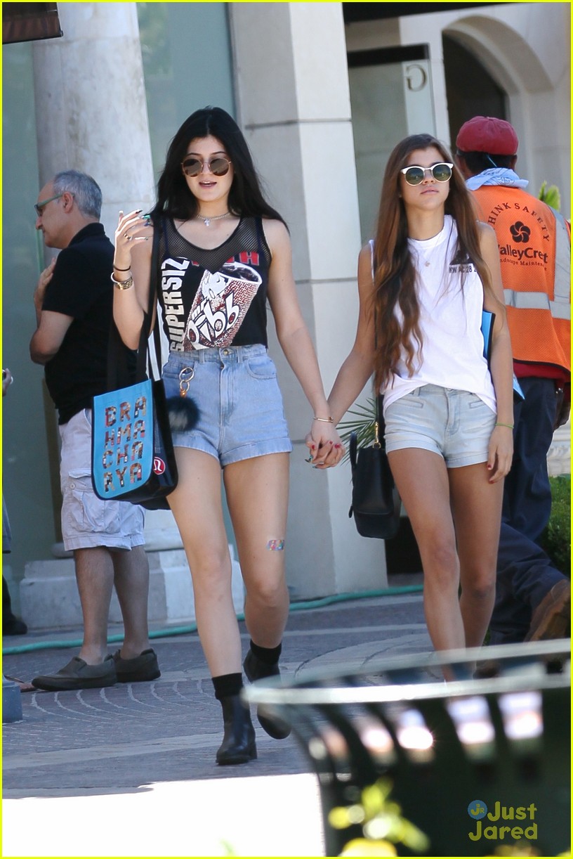 Full Sized Photo of kylie kendall jenner saturday shopping sisters 16 ...