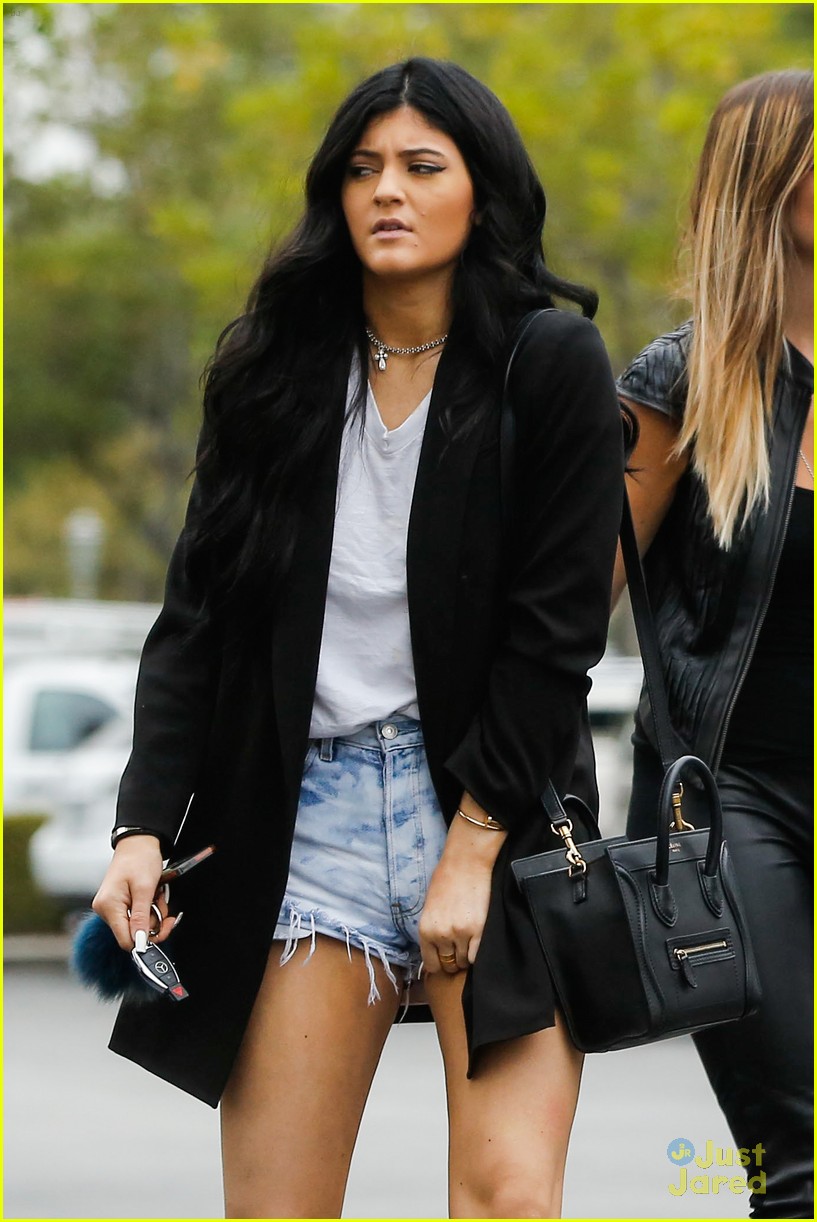 Kendall & Kylie Jenner: Calabasas Lunch Ladies | Photo 599985 - Photo