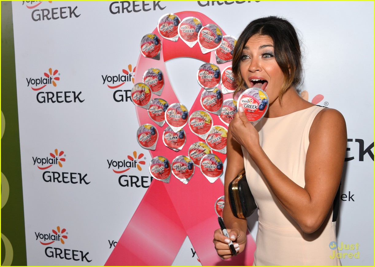 Jenna Ushkowitz And Jessica Szohr Variety And Women In Film Pre Emmy Party Pair Photo 599759 4451