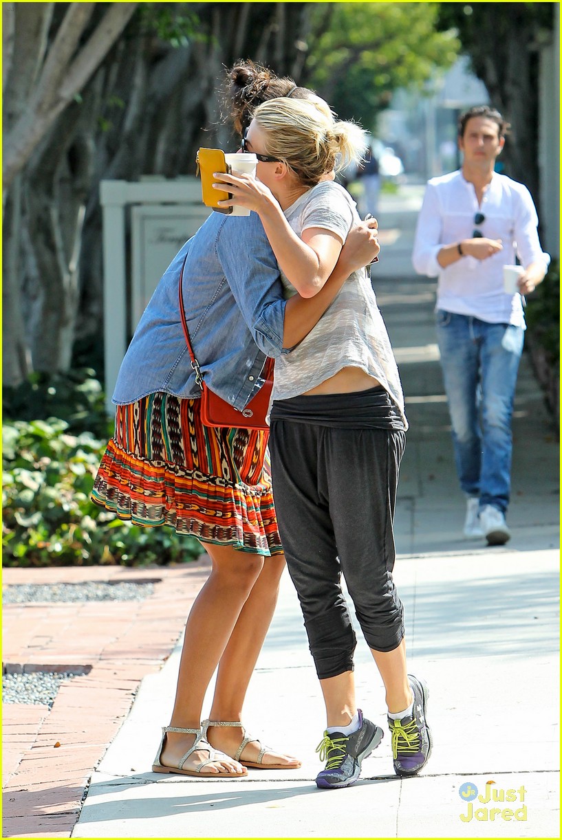 Full Sized Photo of julianne hough alfred cafe before thr party 01