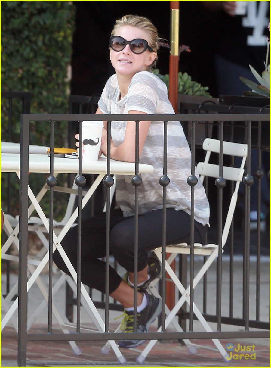 Julianne Hough: Lunch Before THR Emmy Party | Photo 599536 - Photo