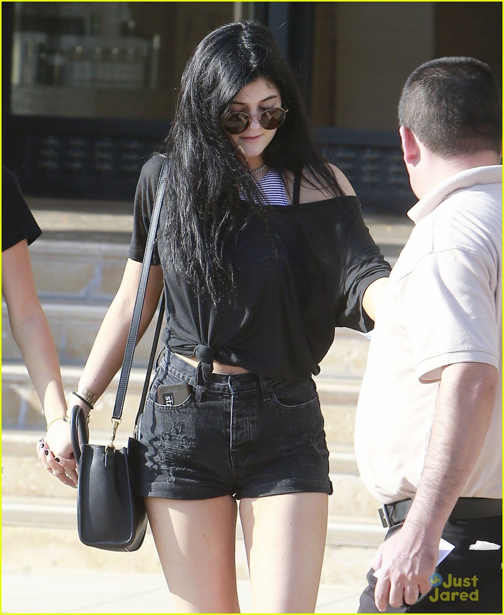 Kylie Jenner: I Laugh at the Paparazzi | Photo 599215 - Photo Gallery ...