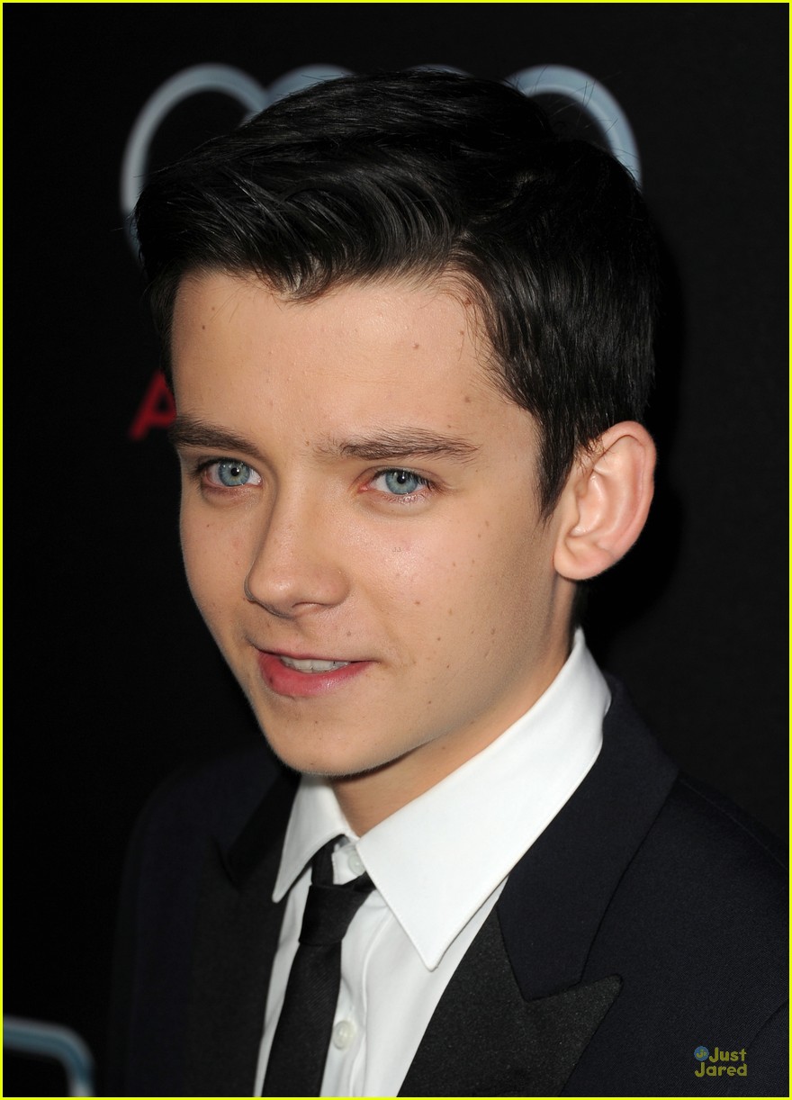 Asa Butterfield: 'Ender's Game' Hollywood Premiere | Photo 612344 ...