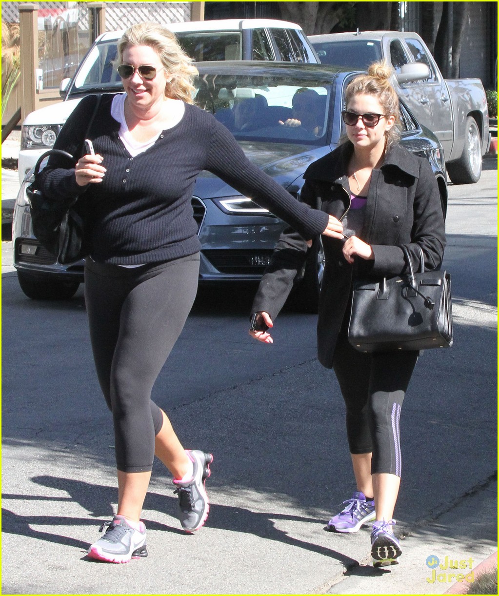 Ashley Benson Keeps Warm Before Gym Time Photo 607297 Photo Gallery