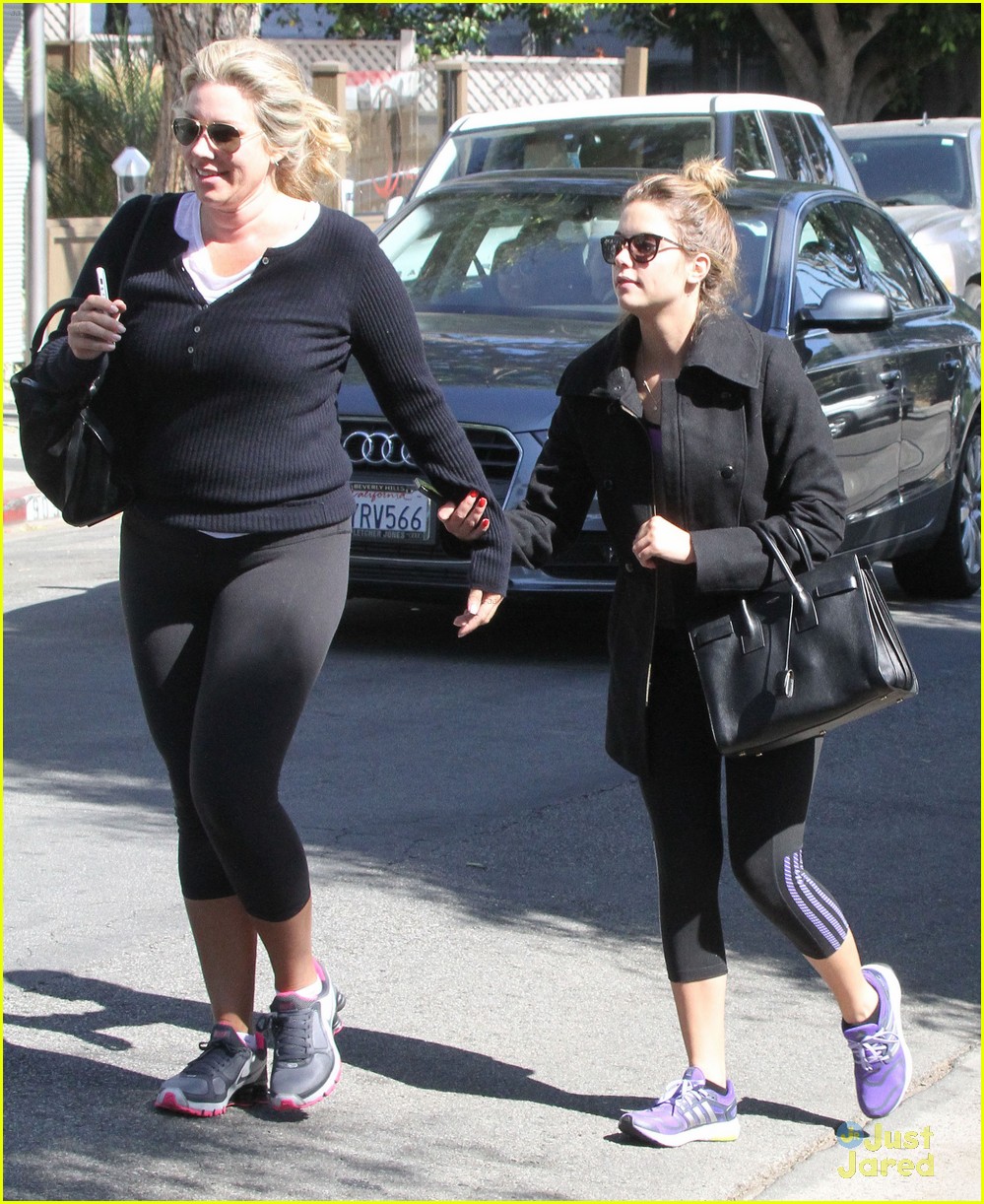 Ashley Benson Keeps Warm Before Gym Time Photo 607303 Photo Gallery