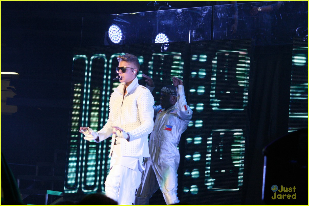 justin-bieber-debuts-hold-tight-song-lyrics-listen-now-photo