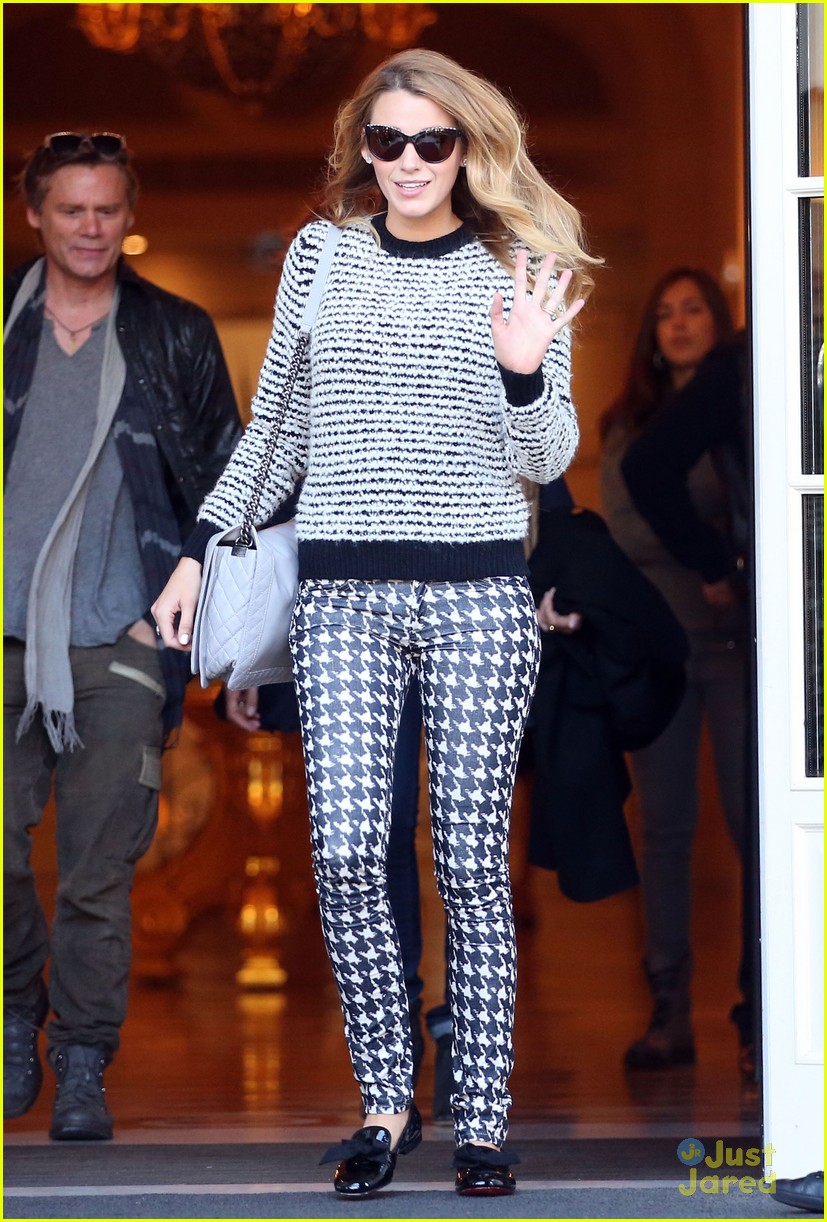 Blake Lively Steps Out After L'Oreal Presentation | Photo 612881 ...