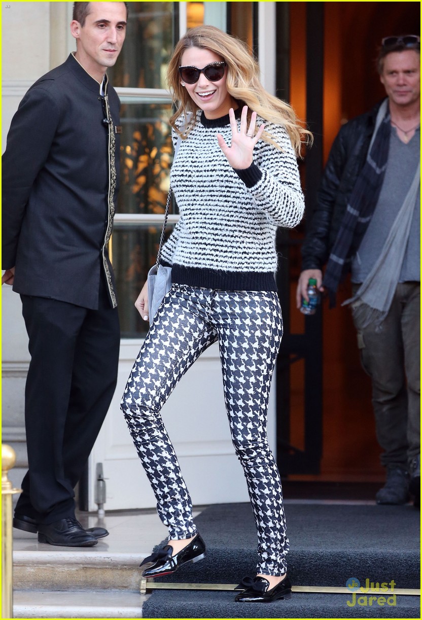 Full Sized Photo Of Blake Lively Steps Out After Loreal Presentation 13 Blake Lively Steps Out 