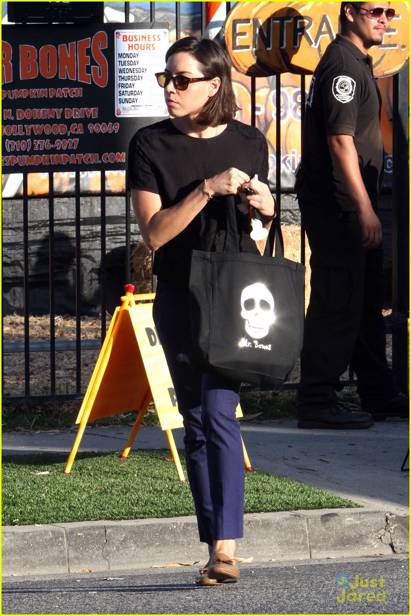 Dane DeHaan: Pumpkin Picking with Aubrey Plaza! | Photo 610087 - Photo