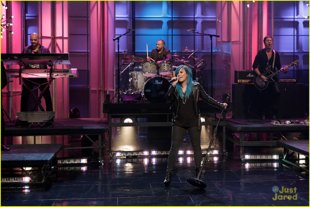 2. How to Get Demi Lovato's Blue Hair at Home - wide 5