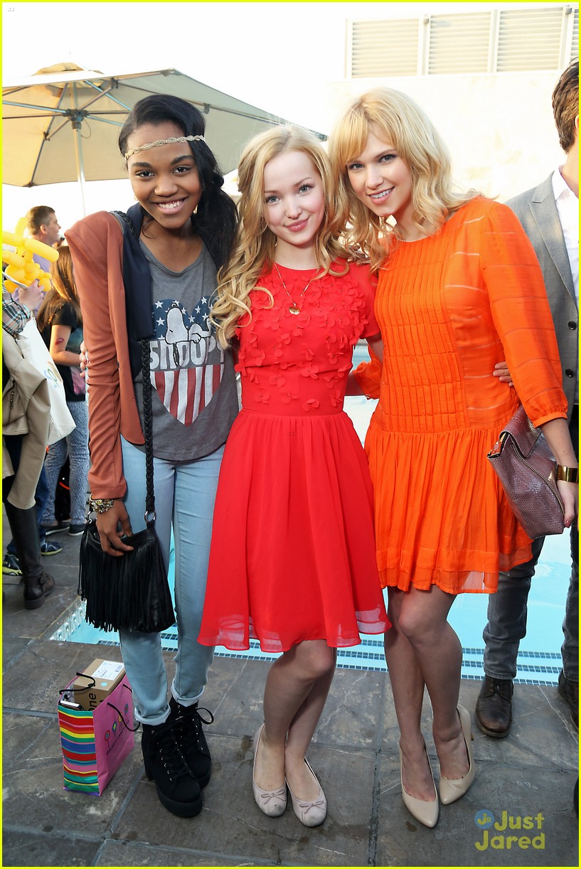 Dove Cameron & Claudia Lee: Saving Spot! with Garrett Clayton | Photo