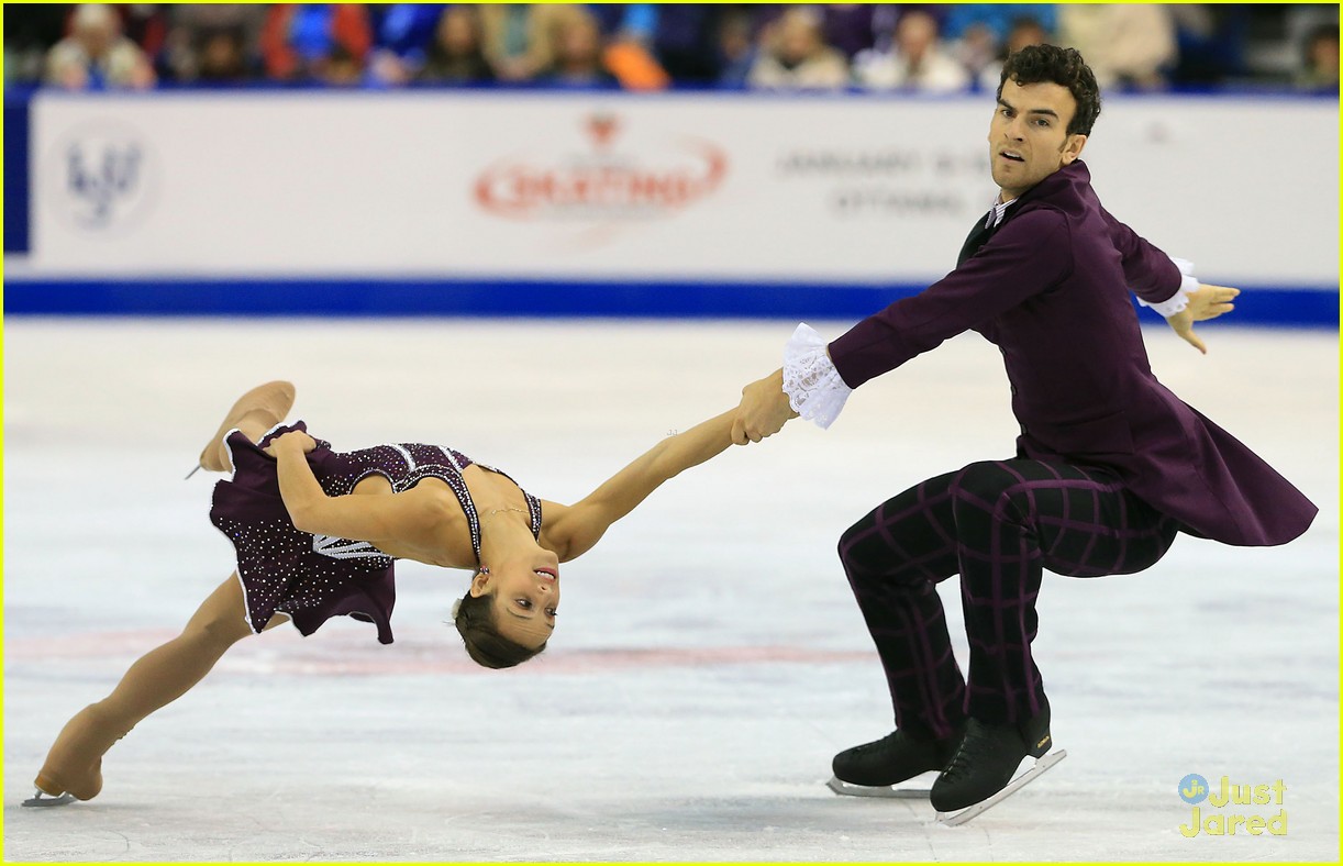 Meagan Duhamel & Eric Radford Bronze at Skate Canada 2013 Photo