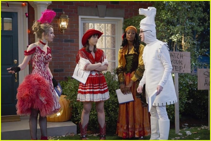 Full Sized Photo Of Good Luck Charlie Fright Night Stills 14 Its Fright Night On Good Luck 4716