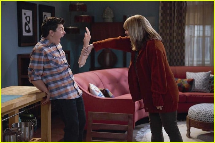 Full Sized Photo Of Good Luck Charlie Fright Night Stills 18 Its Fright Night On Good Luck 1313