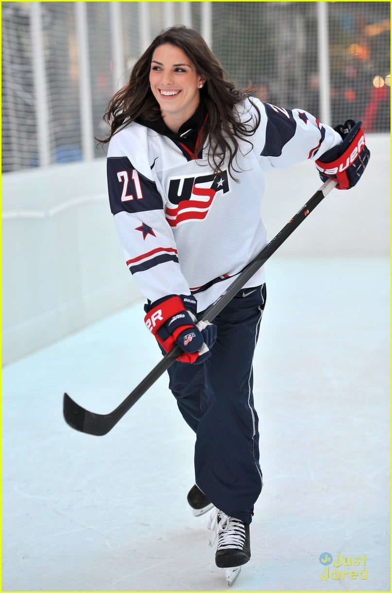 Hilary Knight Sochi Winter Olympics Kick Off Photo 612792 Photo hilary-knight-sochi-winter-olympics-kick-off-photo-612792-photo