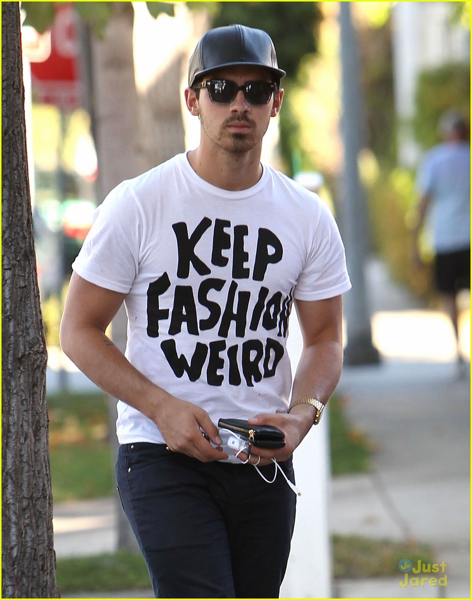 Full Sized Photo of joe jonas keeps fashion weird 03 Joe Jonas Wants