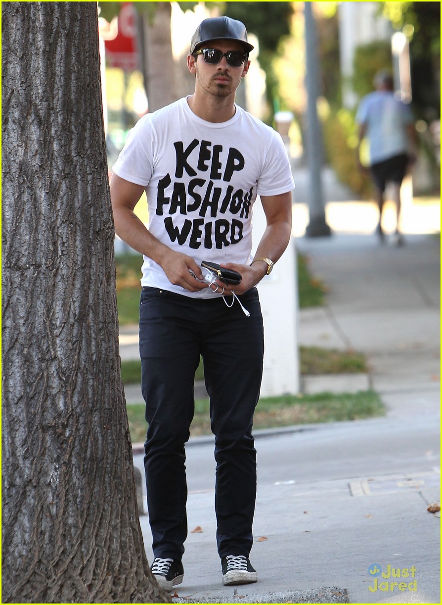 Full Sized Photo of joe jonas keeps fashion weird 06 Joe Jonas Wants