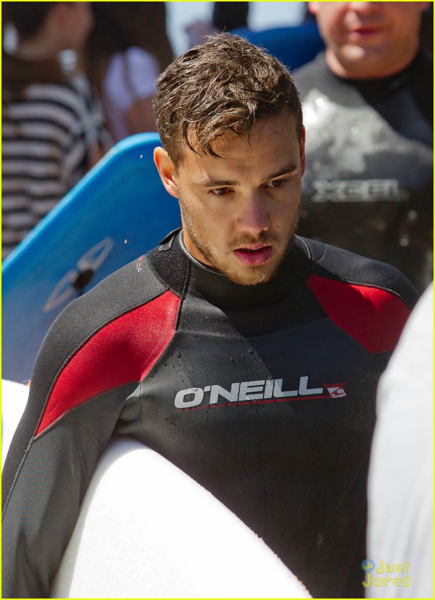 Liam Payne And Louis Tomlinson Surfing In Sydney Photo 605491 Photo Gallery Just Jared Jr