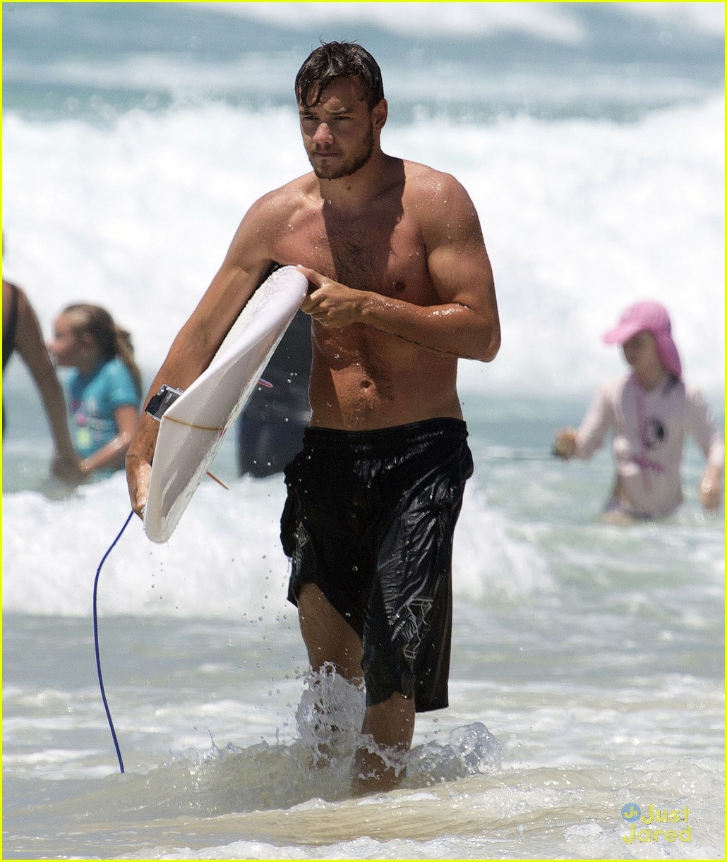 Liam Payne Surfing Shirtless In Australia Photo 609931 Photo Gallery Just Jared Jr