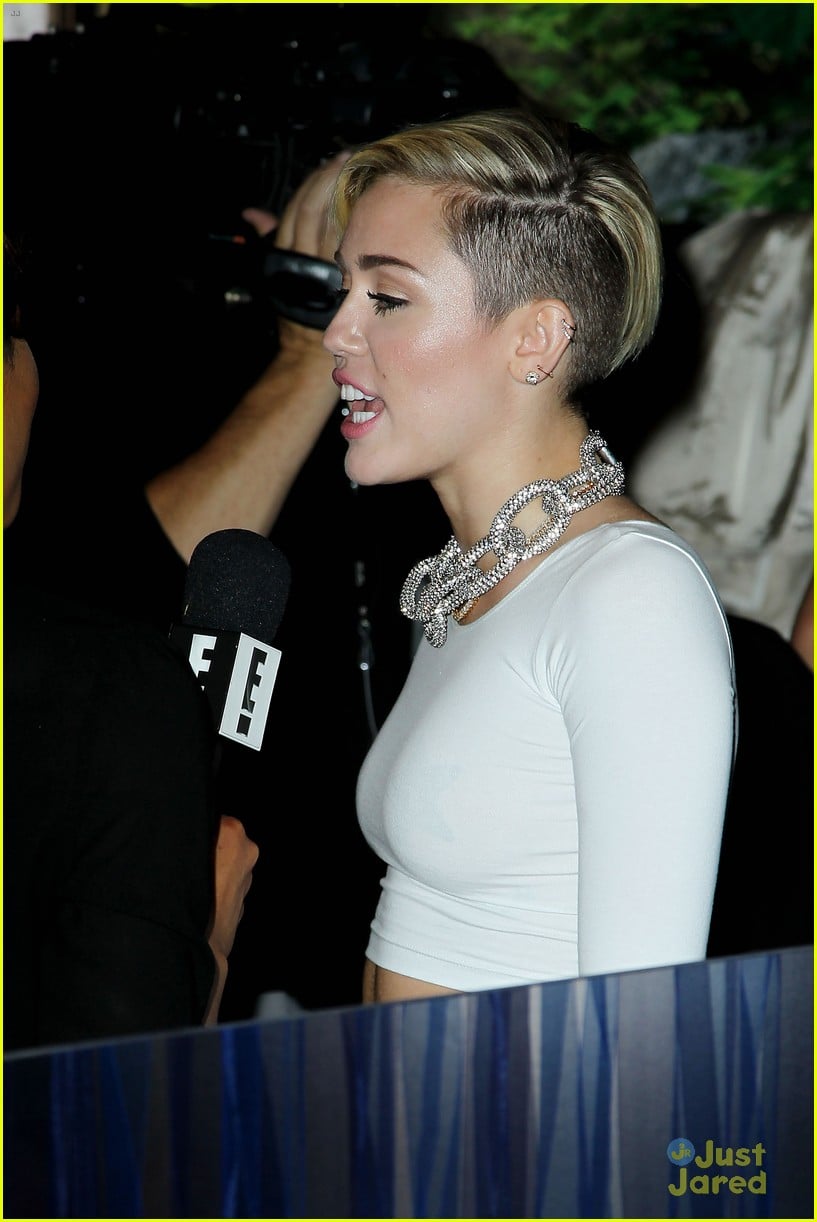 Full Sized Photo Of Miley Cyrus Bangerz Promo In Nyc 19 Miley Cyrus Bangerz Promo In Nyc 7637