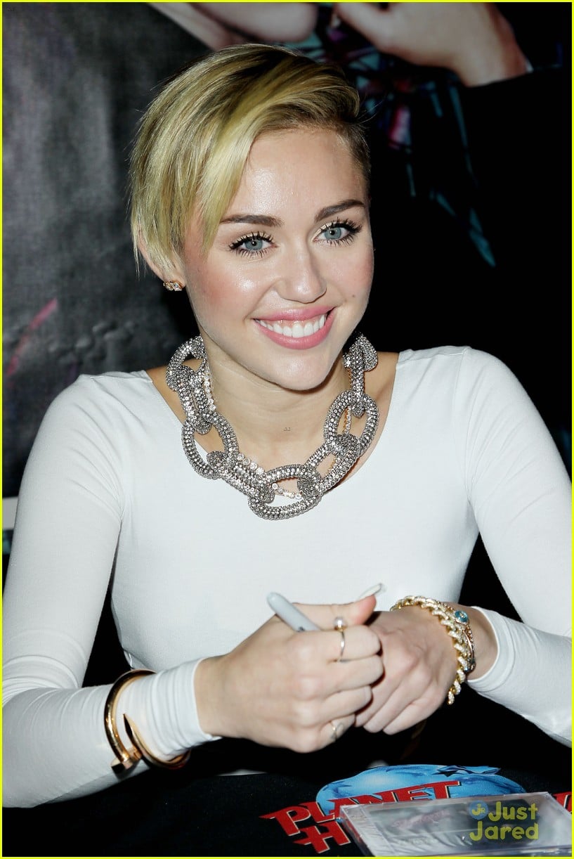 Miley Cyrus: 'Bangerz' Promo in NYC | Photo 606100 - Photo Gallery ...