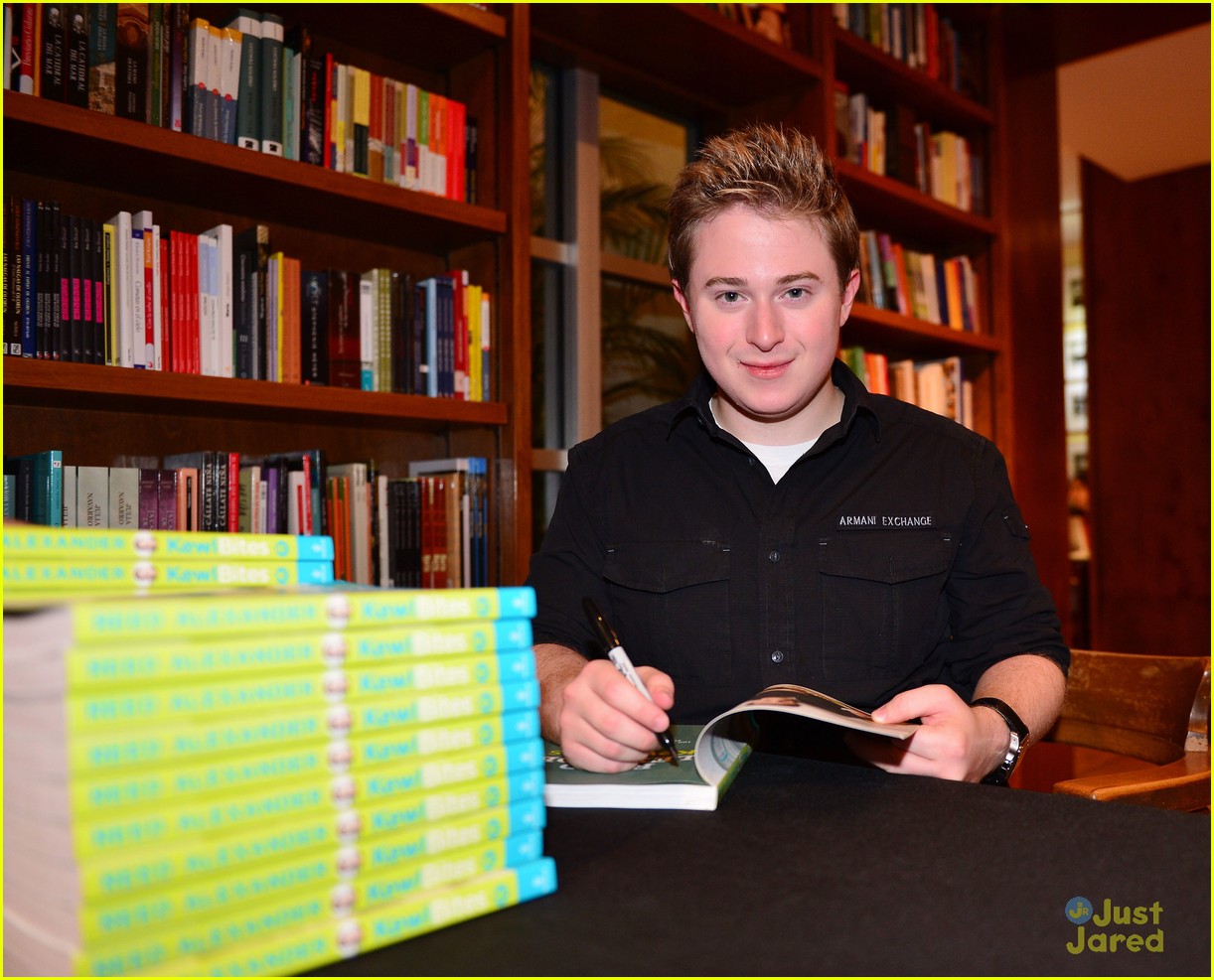 Reed Alexander 'Kewl Bites' Signing in Florida! Photo 604996 Photo