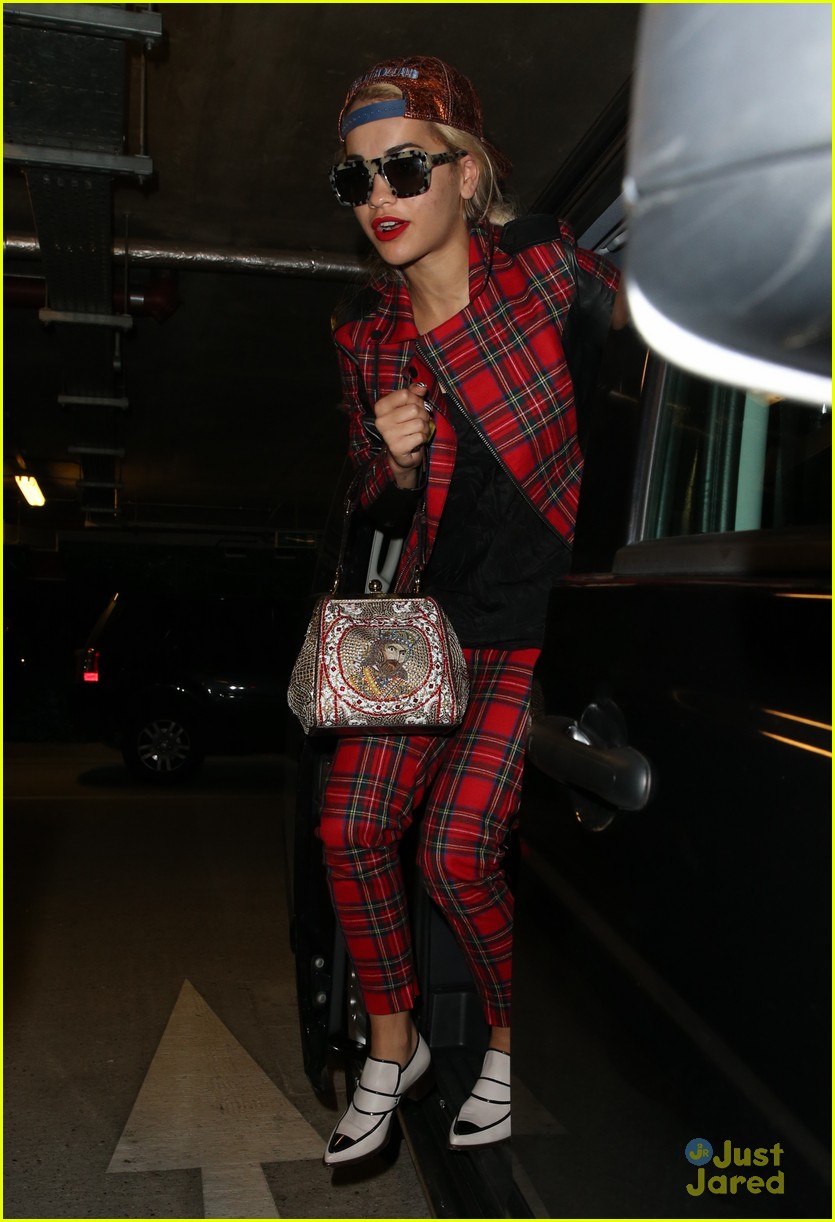 Rita Ora Rocks Grill at Kings Cross Station | Photo 604316 - Photo ...