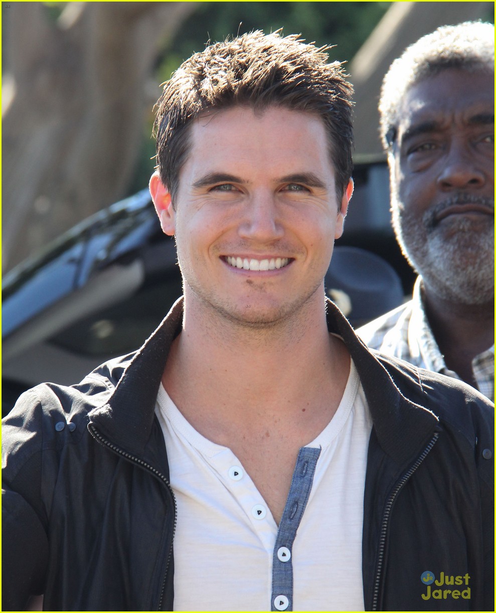 Robbie Amell Opens Up About Tomorrow People Audition Photo 605845 Photo Gallery Just 