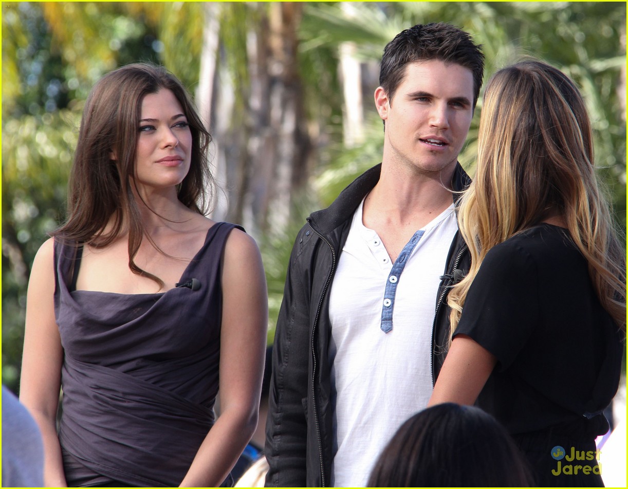 Robbie Amell Opens Up About Tomorrow People Audition Photo 605856 Photo Gallery Just 