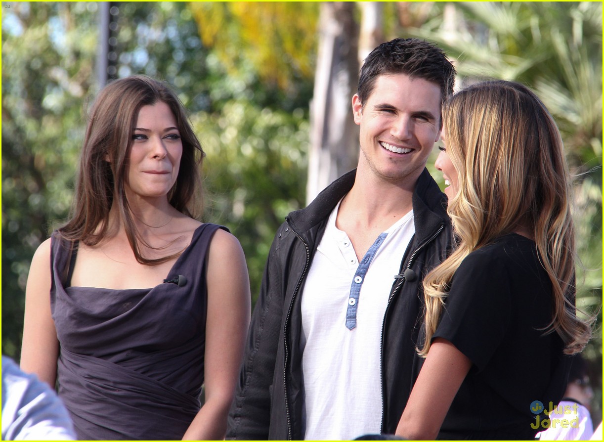 Robbie Amell Opens Up About Tomorrow People Audition Photo 605857 Photo Gallery Just 