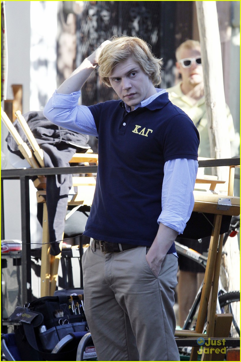 Emma Roberts Runs to Rite Aid; Evan Peters Films 'American Horror Story
