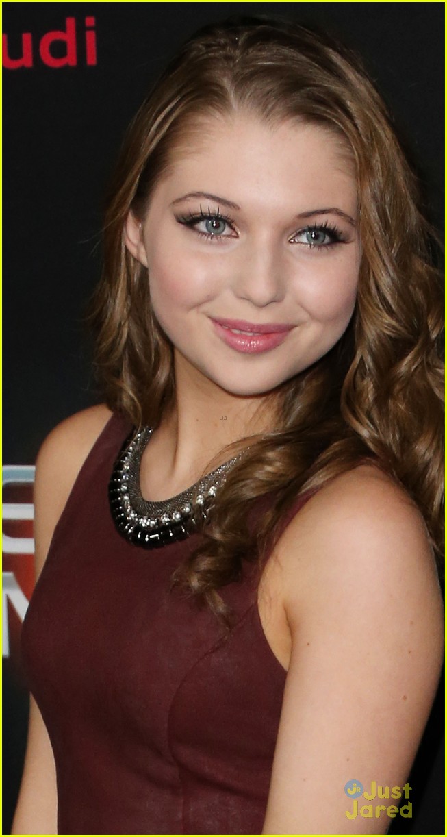 Full Sized Photo of sammi hanratty enders game hollywood premiere 10