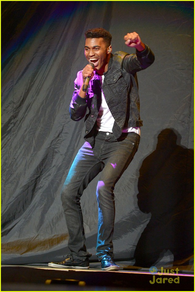 Selena Gomez: Barclays Center Concert Pics! | Photo 608686 - Photo