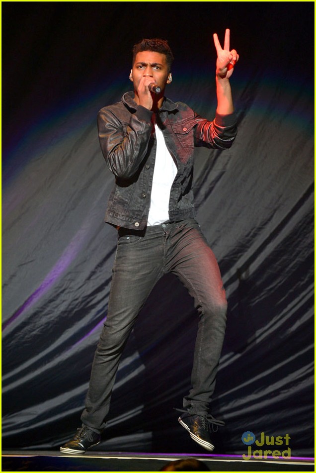 Selena Gomez: Barclays Center Concert Pics! | Photo 608696 - Photo