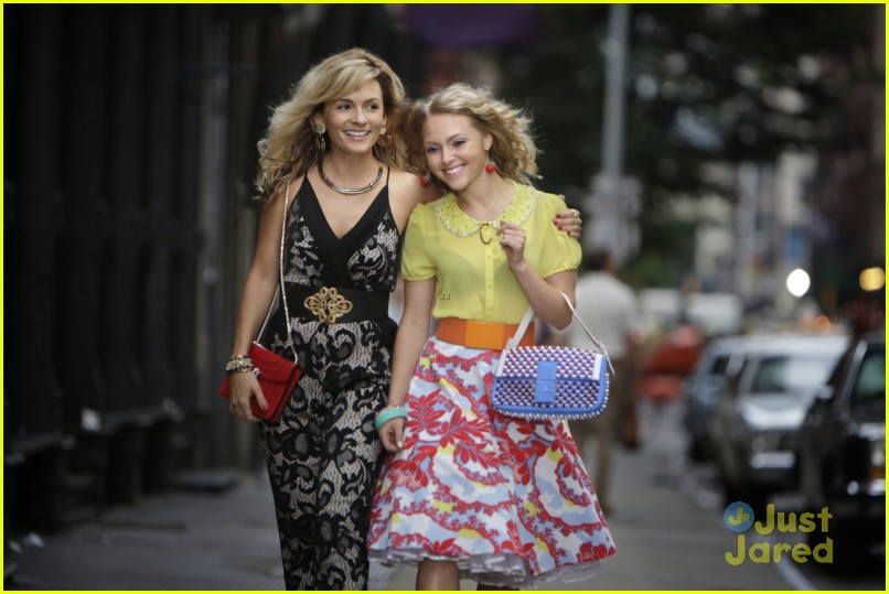 AnnaSophia Robb: 'The Carrie Diaries' Season 2 Premiere Episode Stills