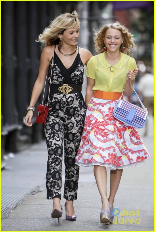 AnnaSophia Robb: 'The Carrie Diaries' Season 2 Premiere Episode Stills