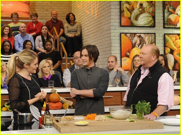 Tyler Blackburn Crushed on Sarah Michelle Gellar | Photo 610528 - Photo
