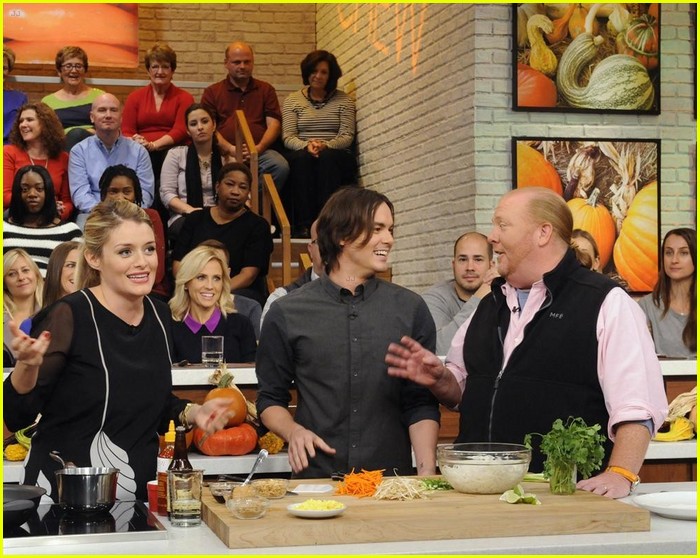 Tyler Blackburn Crushed on Sarah Michelle Gellar | Photo 610530 - Photo