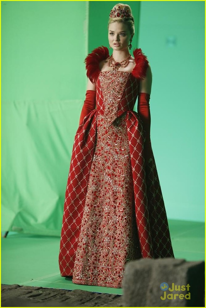 Full Sized Photo Of Once Upon Wonderland Trust Me Stills 17 Sophie Lowe New Once Upon A Time 