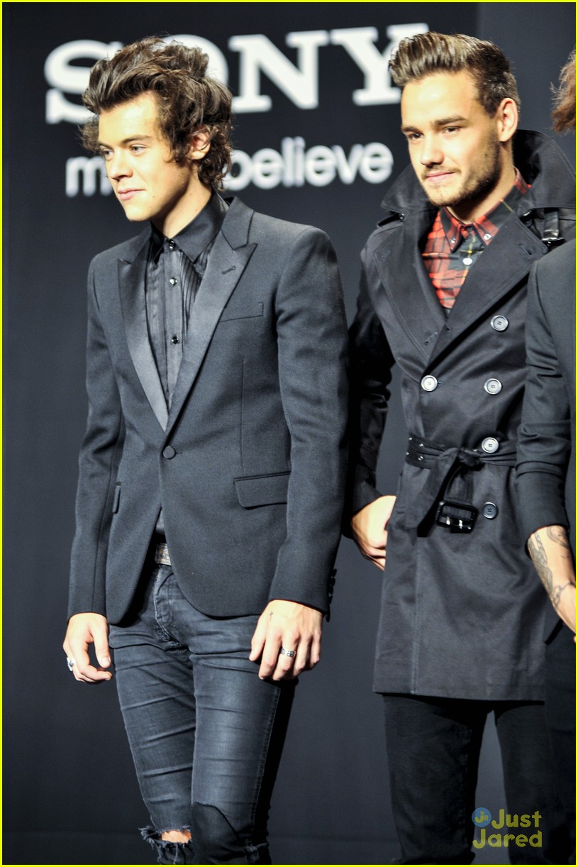 One Direction This Is Us Japan Promo Photo One Direction Pictures Just Jared Jr