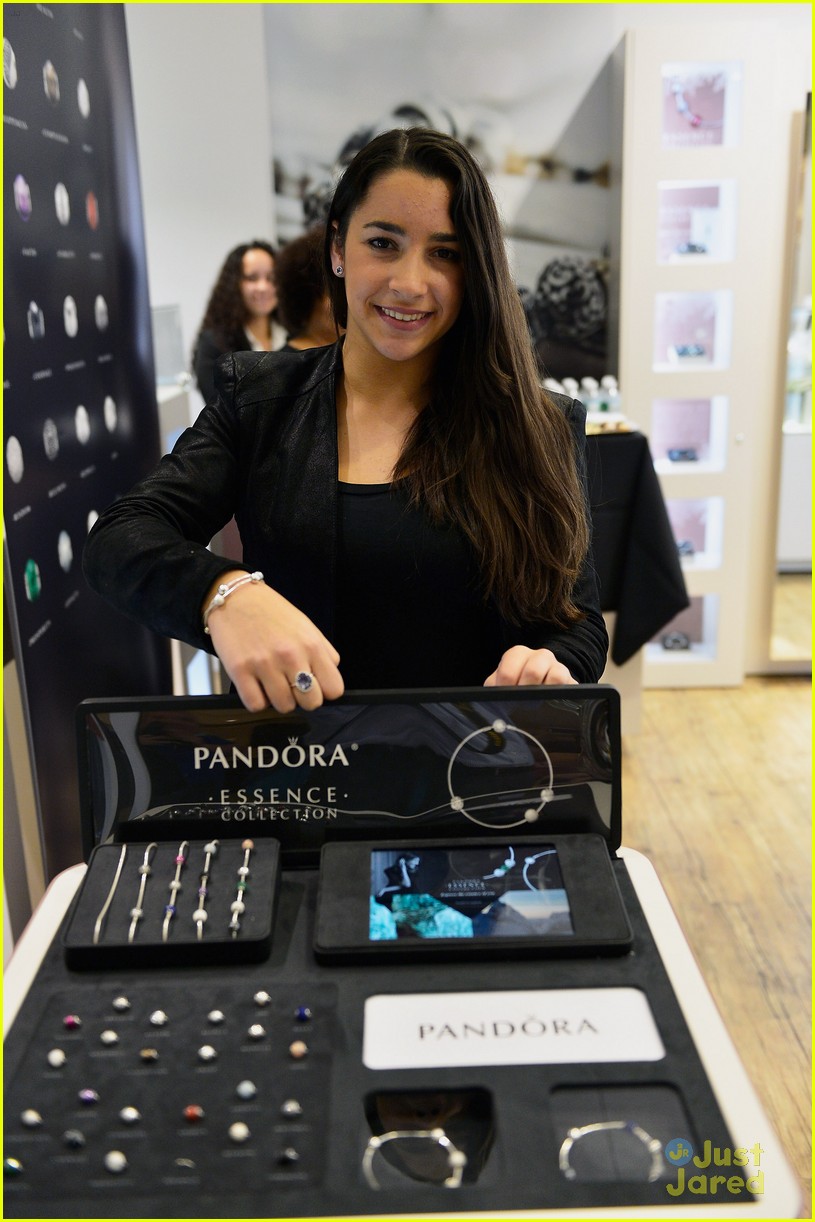 Aly Raisman: Pandora Store Stop | Photo 615467 - Photo Gallery | Just ...