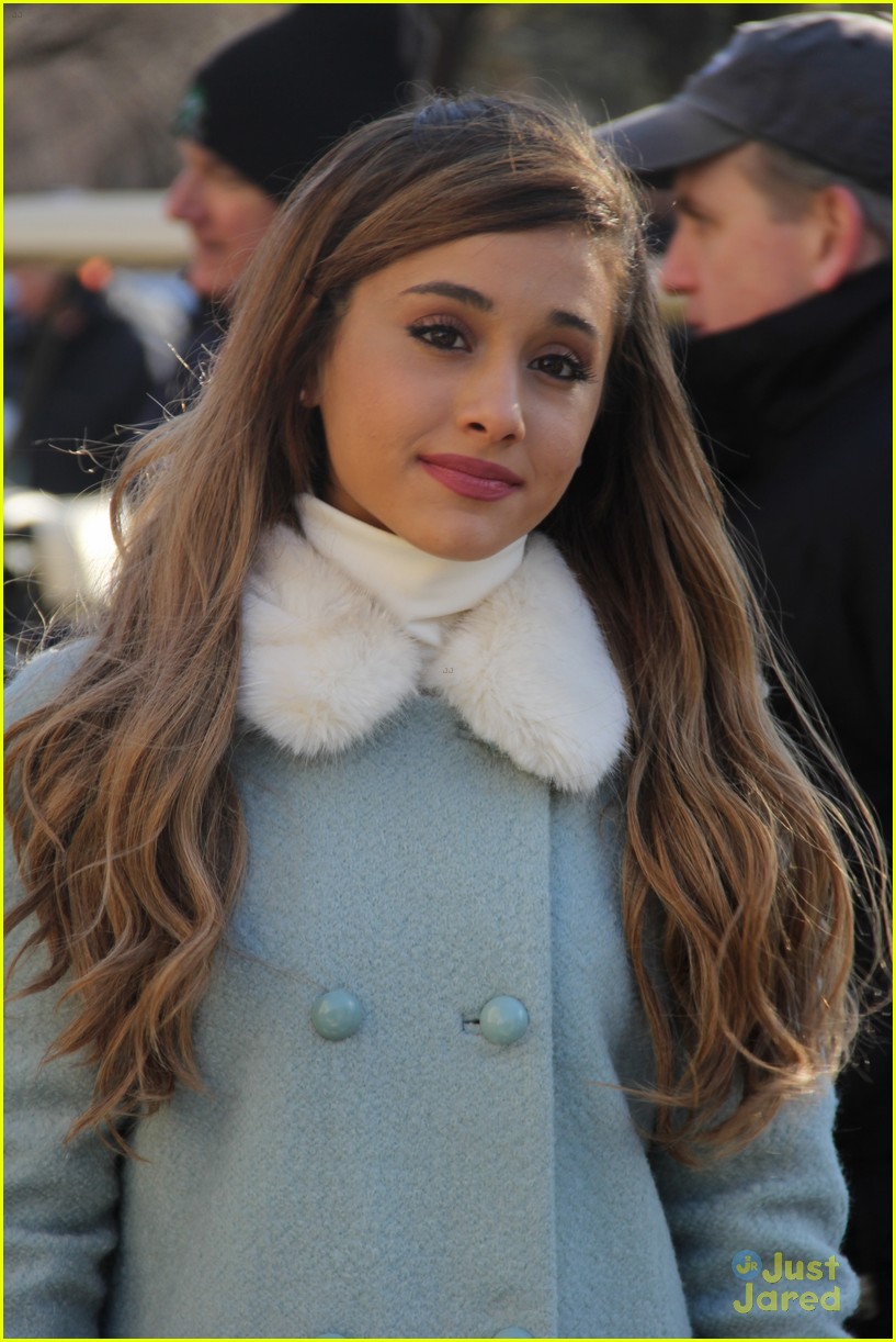 Ariana Grande Macys Thanksgiving Day Parade Performance Watch Now Photo 622344 Photo 6088