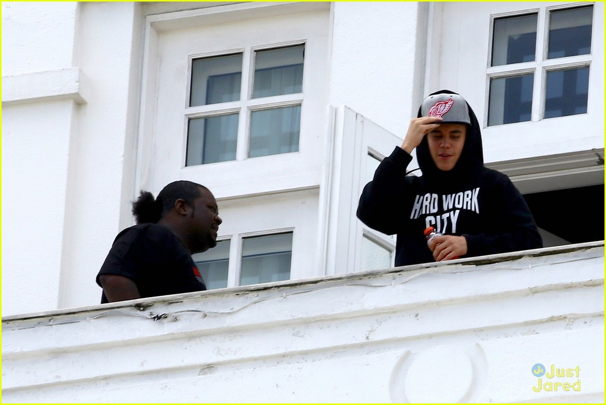 Justin Bieber: MTV EMAs Worldwide Act Nominee! | Photo 613337 - Photo