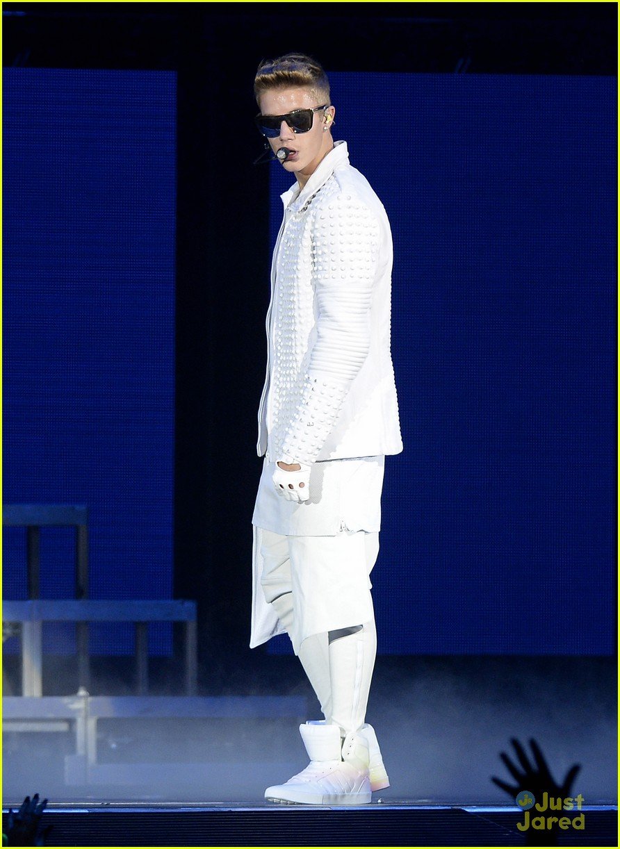 Full Sized Photo of justin bieber brisbane believe concert pics 03