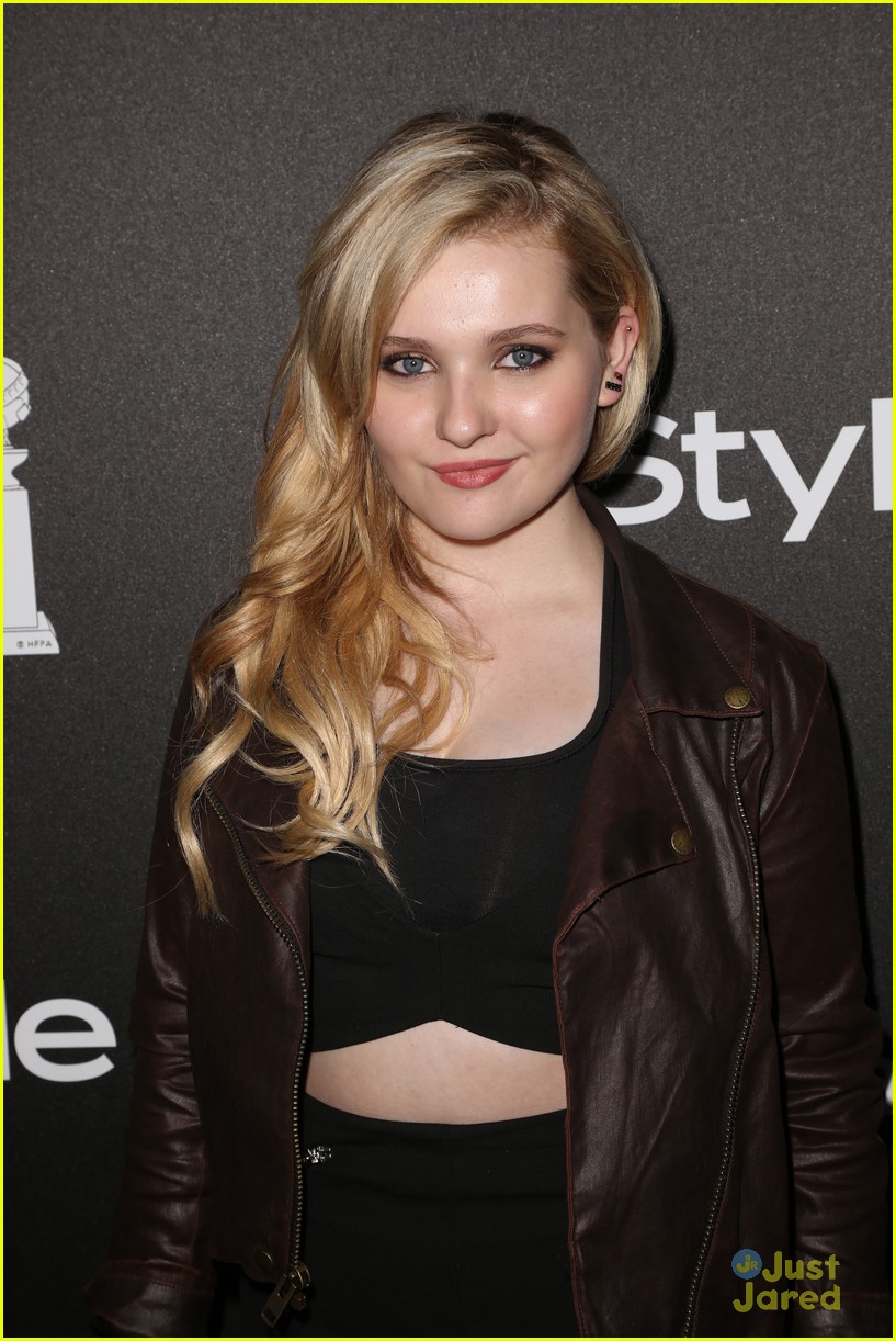 Abigail Breslin & Taylor Swift: Weinstein Holiday Party Pair | Photo