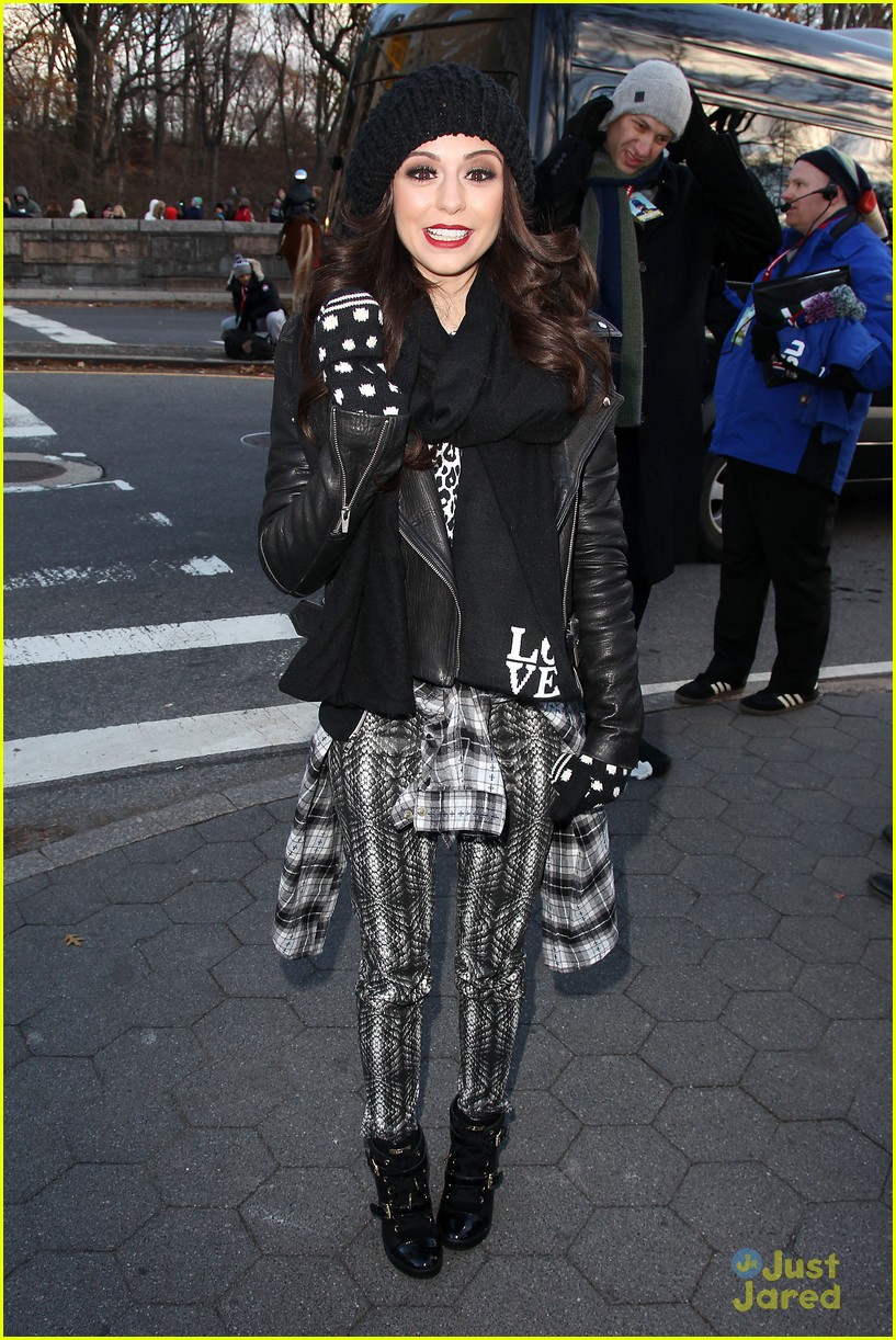 Cher Lloyd Macy's Thanksgiving Day Parade 2013! Photo 622366 Photo